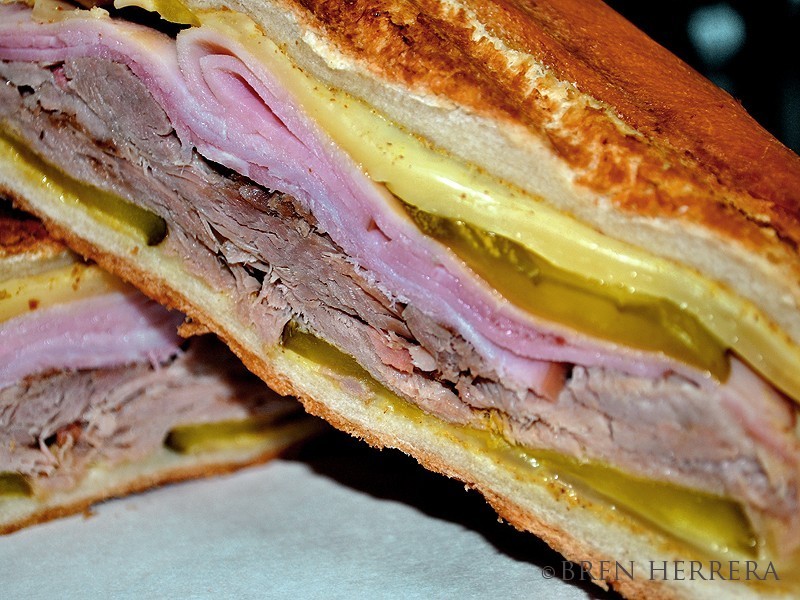 HOW TO MAKE AN Authentic Cuban Sandwich. Recipe. ** COMO HACER un