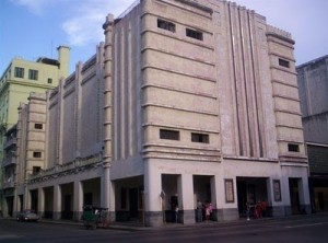 Cine Cine Fausto, La Habana  construido en 1938 estilo art deco Foto Lázaro Sarmiento  12.12.09