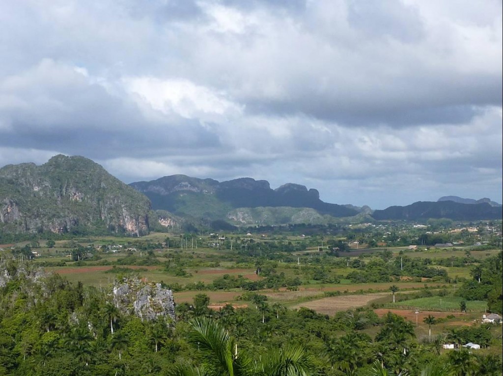 paisaje-tabacalero-pinar-del-rio-cuba (1)