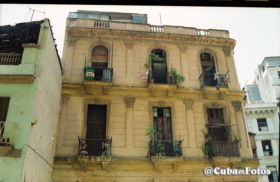 1391893_10151924792811083_1888736357_n