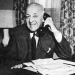 julio-lobo-en-su-oficina