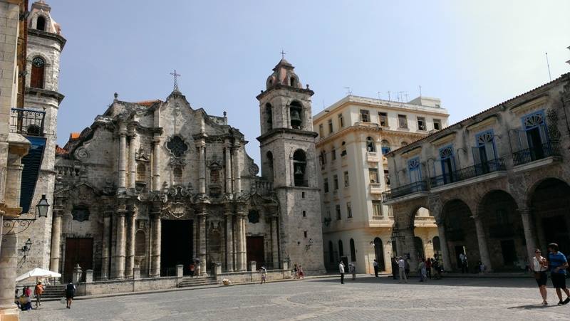 CUBA TODAY/HOY: Catedral de la Habana y su Plaza. 