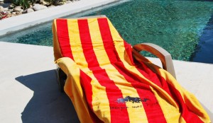 drap-de-plage-raye