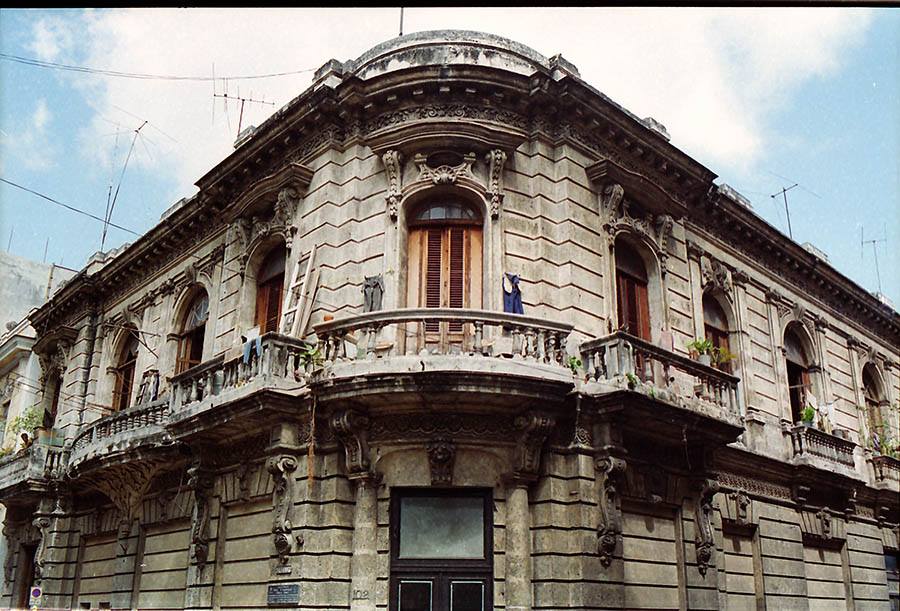 CUBA HOY/TODAY: Viejo Edificio de La Habana.