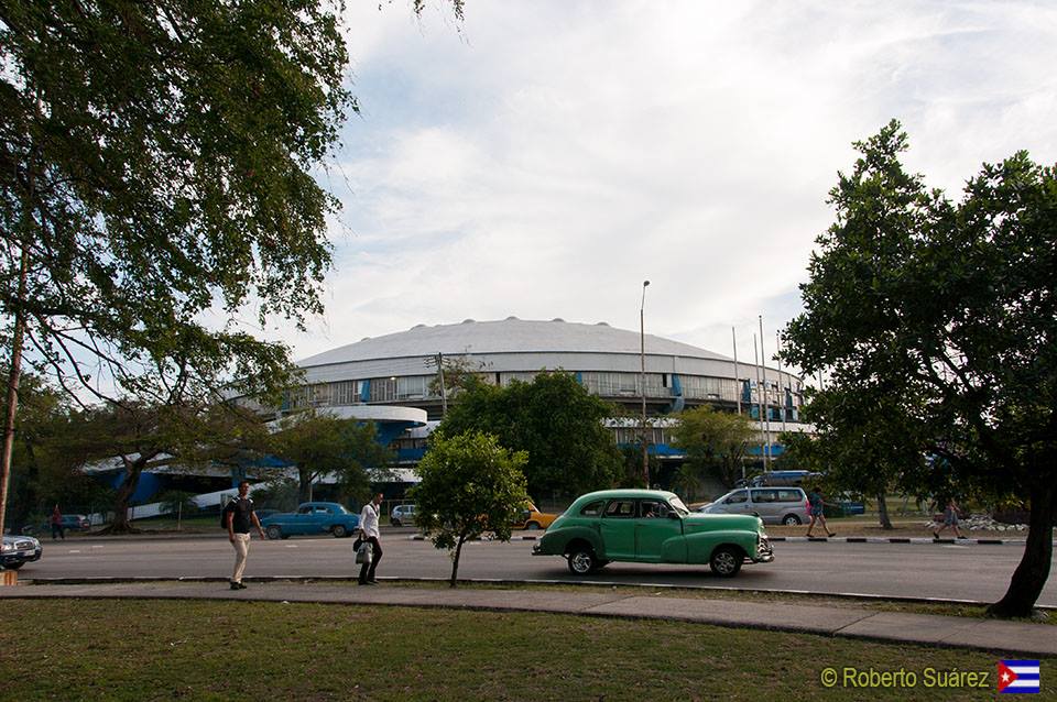 CUBA HOY/TODAY: Coliseo de la Ciudad Deportiva construida en 1957.