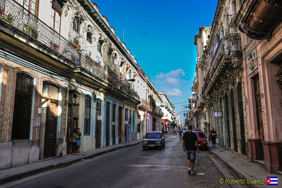 CUBA HOY/TODAY: Calle Neptuno, La Habana, Cuba.