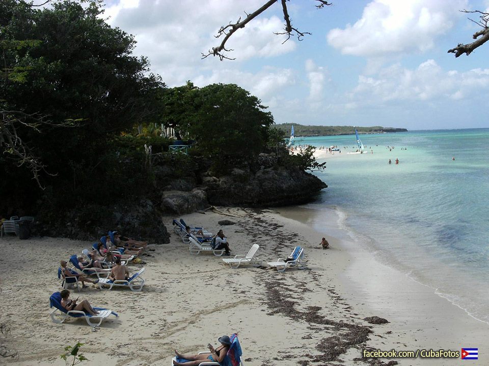 CUBA TODAY/HOY:  Playa de Guardalabarca, Oriente. 