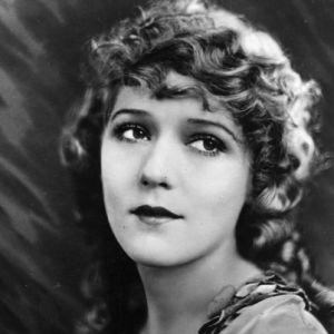 mary-pickford-9440298-1-402