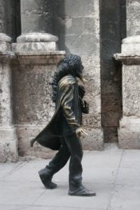 Estatua de Bronce del Caballero de Paris, Habana, Cuba.