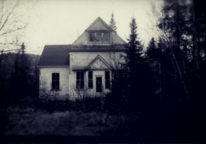 House-of-Horrors-19-People-Share-their-True-Haunted-House-Ghost-Stories-1