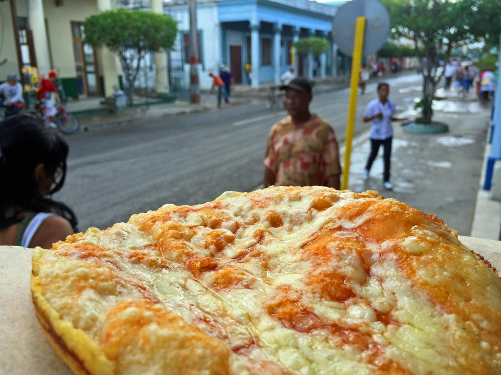 Cuba пицца. Пиццерия Куба. Куба пицца Тула. Пицца Куба Воронеж. Пиццерия Куба Калуга.