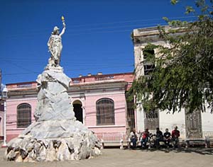 remedios_liberty_statue_300