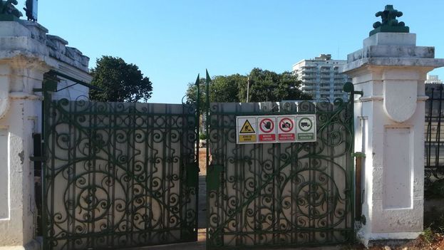 Remodelan una casona del Vedado a una velocidad que genera suspicacia entre los vecinos. (14ymedio)