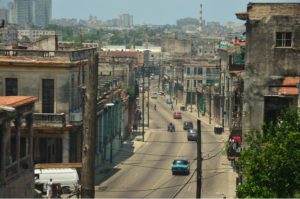 calzada-10-de-octubre-habana-por-dentro-dazra-novak-4