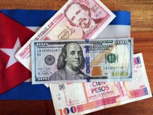 La-dualidad-monetaria-se-complica.-El-dolar-se-impone.-Foto-P.-Chang