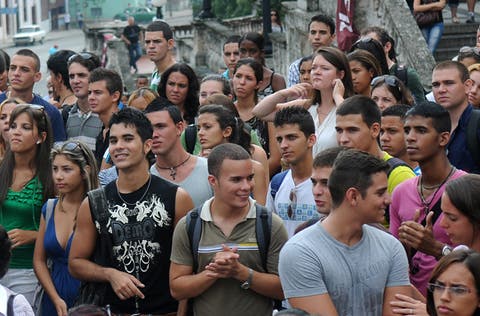 jovenes_cubanos
