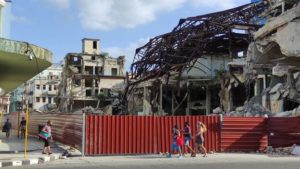 transeuntes-caminan-Rampa-asombran-quedando_CYMIMA20220306_0003_13 (1)