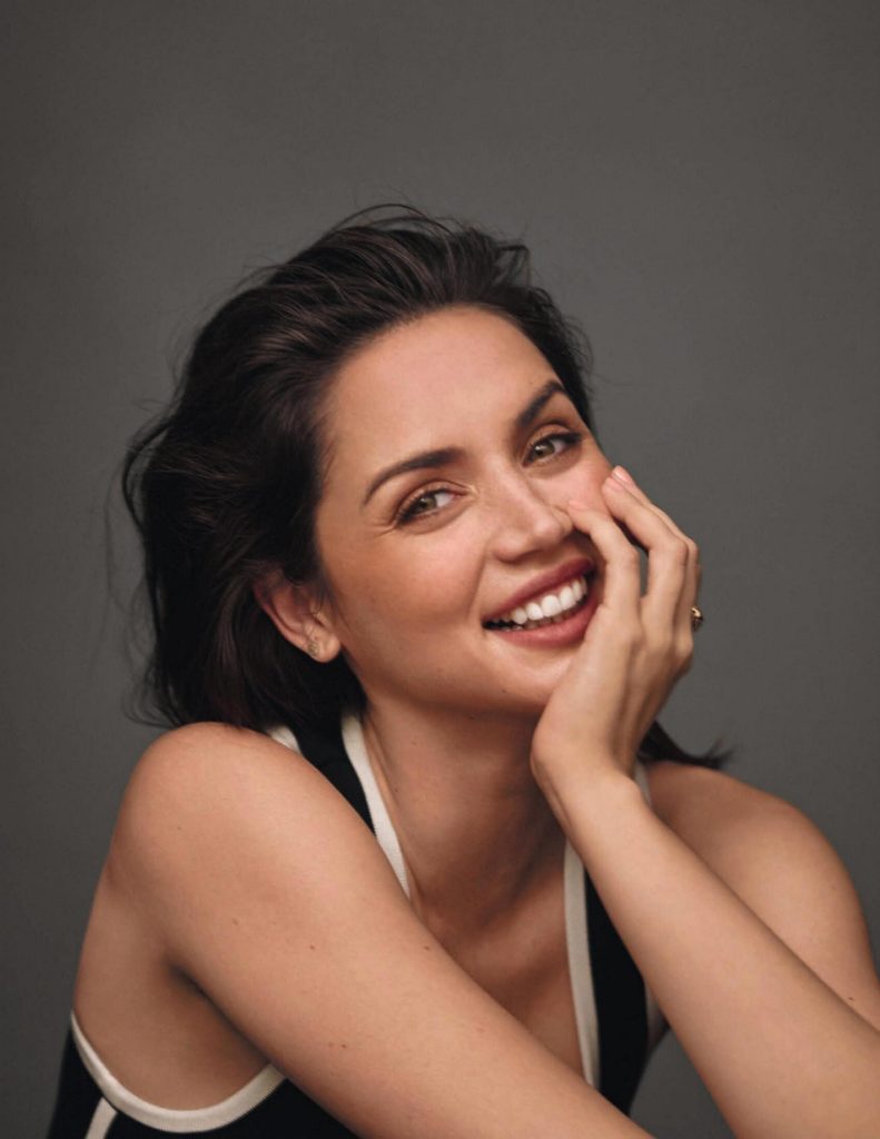 Ana-De-Armas-Sexy-by-Thomas-Whiteside-TheFappening.pro-6